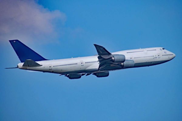 Writing a Corporate Travel Policy For Efficient Businesses 2 Large companies need a travel policy to ensure correct reimbursement to employess, among other things.