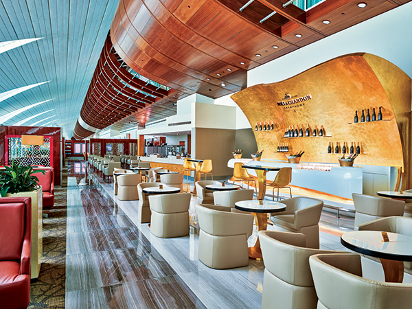 Emirates Posts Record Profit of US$ 3 Billion - How Did They Do it? 7 Business Class Airport Lounge