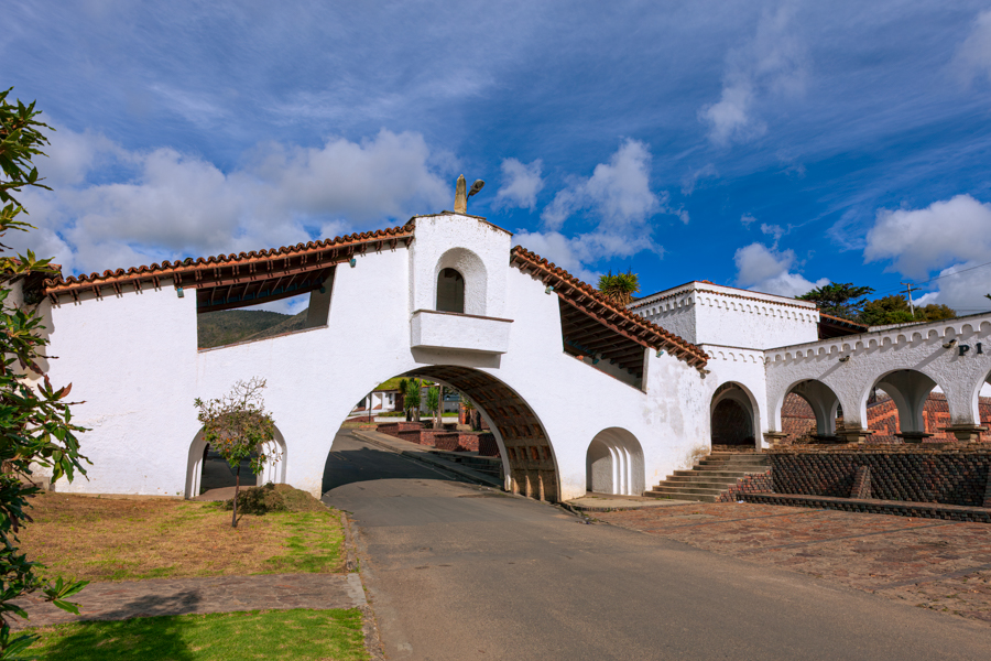 Guatavita – A Fascinating Town on the Colombian Andes 2 Guatavita - An Arch Gateway To One Of The Main Town Squares © Mano Chandra Dhas