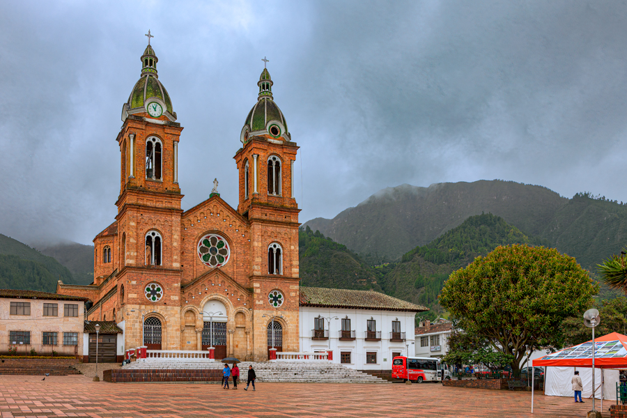 Guatavita – A Fascinating Town on the Colombian Andes 3 Sesquilé - The Main Town Square © Mano Chandra Dhas