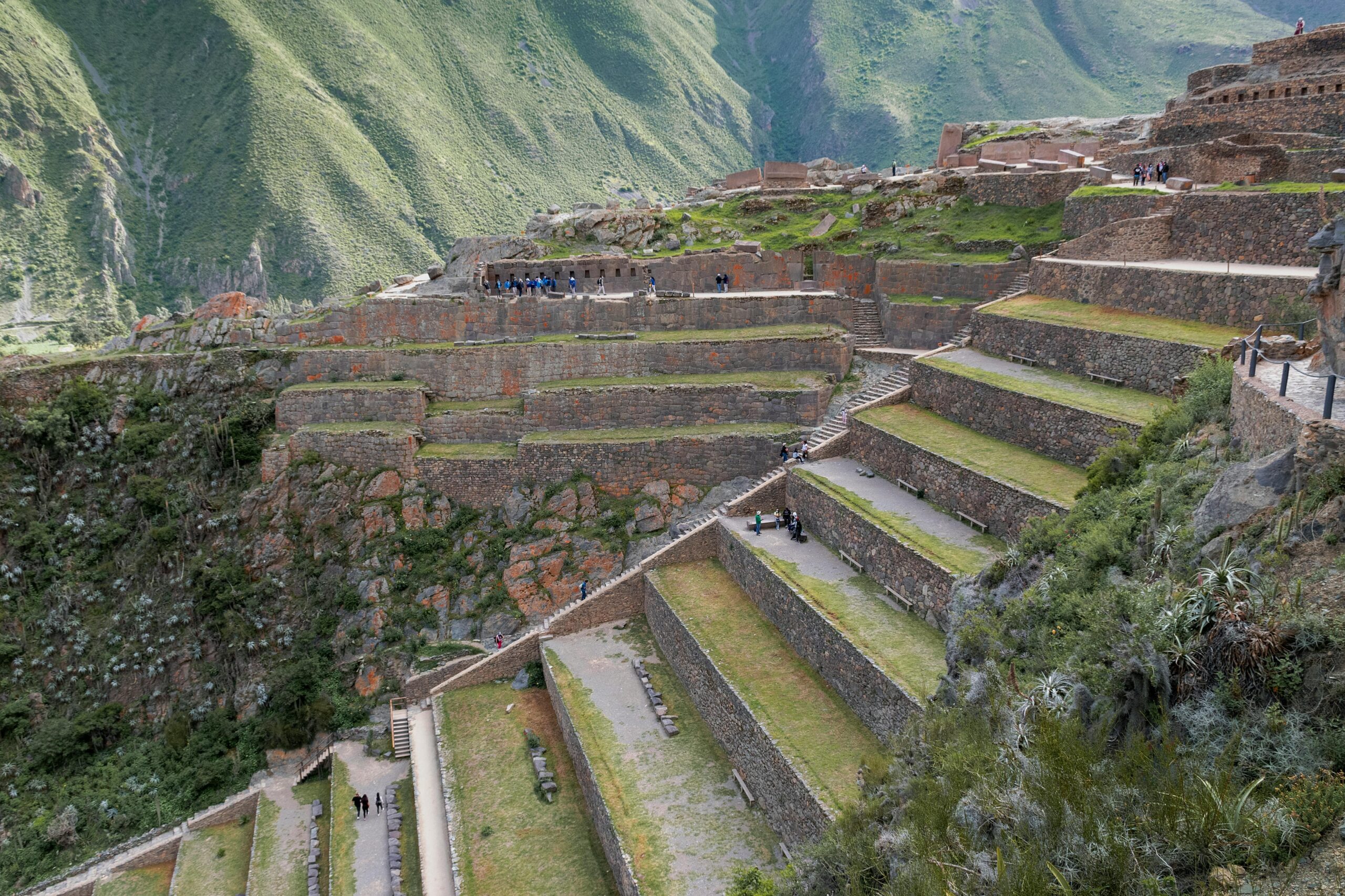 Explore Cusco & Machu Picchu - Ancient Mysteries Come Alive 4 The Terraces at Ollantaytambo in Periu