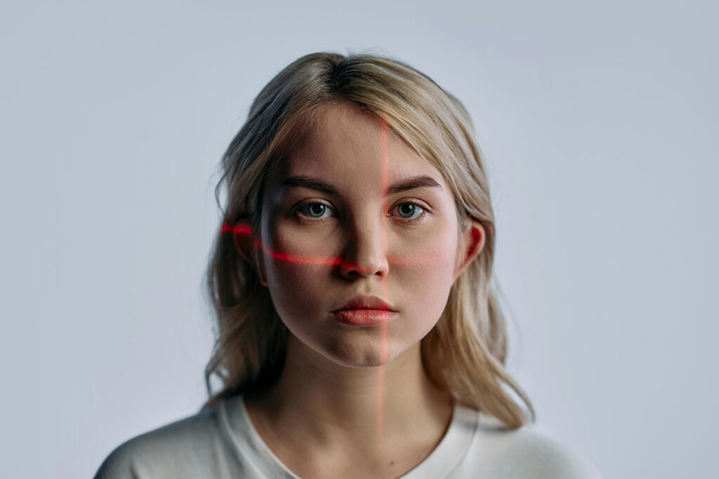Digital Identity in Air Travel: The Shift to Paperless Travel 2 Digital identity and biometric verification at airport security